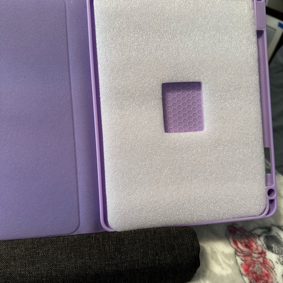 📦 iPad Pro Case with Keyboard *NEW* - Picture 2 of 10